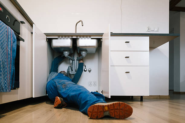 Professional Leak Detection technician working in Cascade, IA